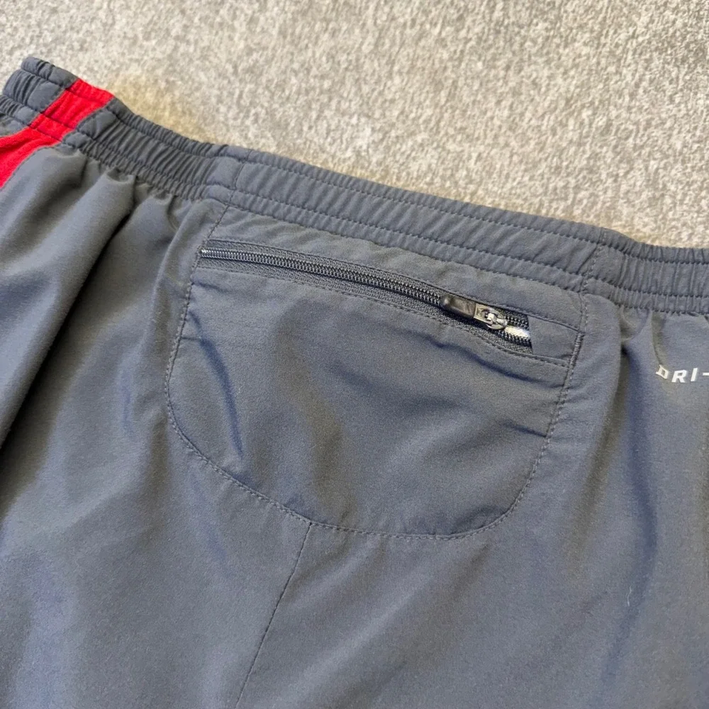 Nike Dri-FIT Mens Running Shorts Gray Red Stripe Zipper Pocket 695441-060 Medium